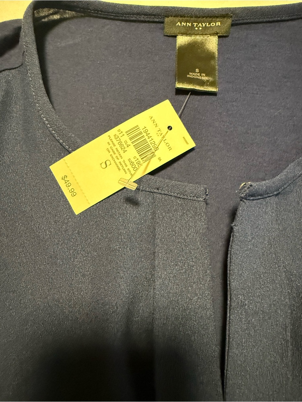Ann Taylor Sleeveless Pleat-Front Camisole Navy Blue Sleeveless Blouse NWT Sz Md - Picture 2 of 3